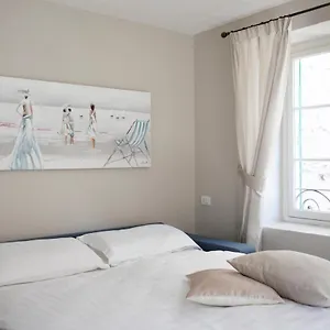 https://borgo-antico-luino.it-lombardy.com
